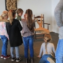 Bij het werk van Caroline de Bruijn