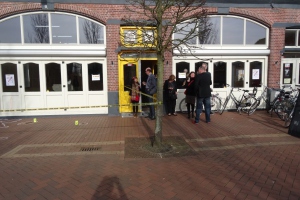 Duizend bommen en granaten-opening